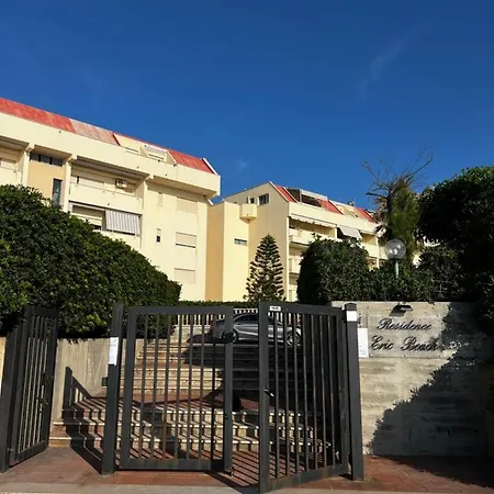 A Casa Di Rosa,fronte Spiaggia, Piscina,parcheggio アパート